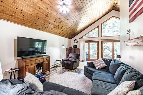 Living - 10 Bear Point Rd, Harrison, ME 04040 photo 2 of 4