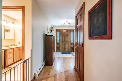 Entry Way - 10 Bear Point Rd, Harrison, ME 04040 photo 2 of 13