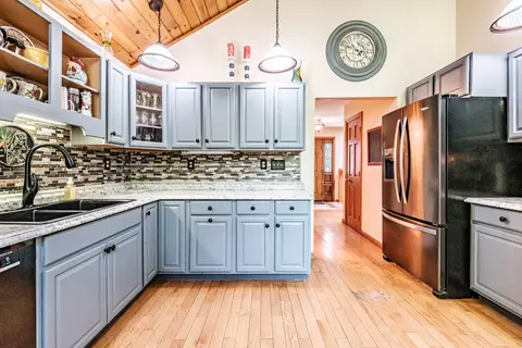 Kitchen - 10 Bear Point Rd, Harrison, ME 04040 photo 2 of 4