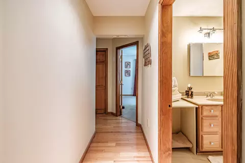 Entry Way - 10 Bear Point Rd, Harrison, ME 04040 photo 8 of 13