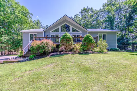 10 Bear Point Rd, Harrison, ME 04040