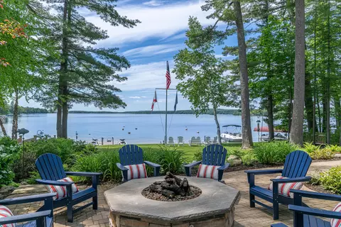 3 Creek Ln # -2, Manchester, ME 04351