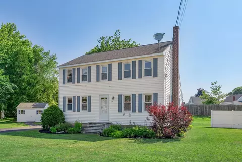 38 Greenfield Ln, Biddeford, ME 04005