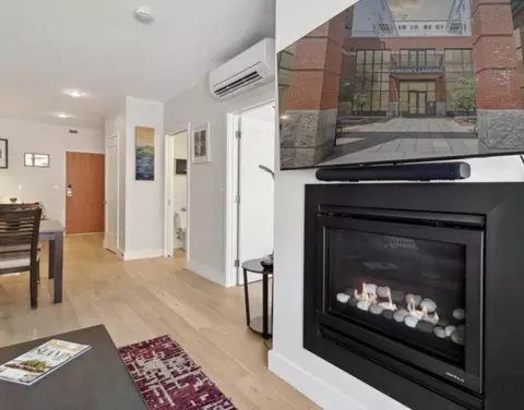 383 Commercial St #413, Portland, ME 04101