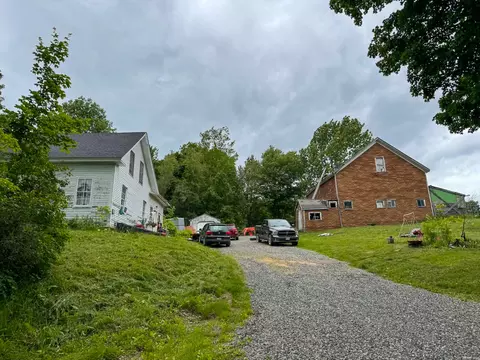 122 Old Dover Rd, Dexter, ME 04930