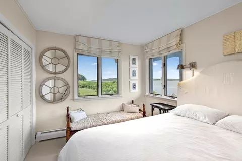 Bedroom - 1199 Pleasant Point Rd, Cushing, ME 04563 photo 2 of 3