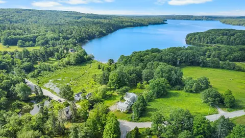 122 Coastal Rd, Brooksville, ME 04617