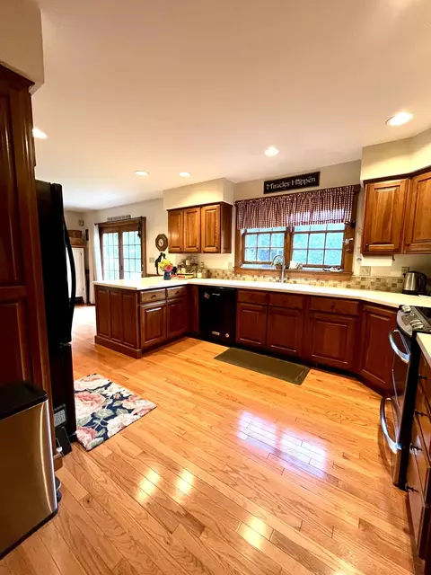 Kitchen - 32 Old Fairgrounds Rd, Readfield, ME 04355 photo 3 of 4