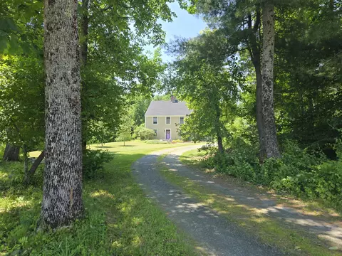 32 Old Fairgrounds Rd, Readfield, ME 04355