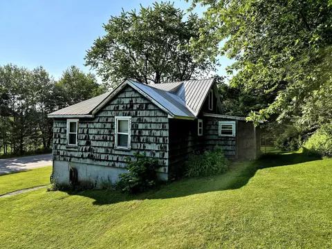 Exterior - 945 Main St, Jay, ME 04239 photo 4 of 12