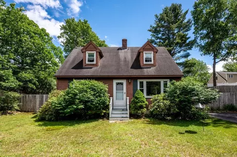 23 Plaza Dr, Sanford, ME 04073