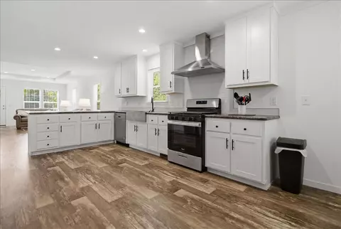20 Sunset Ln, Turner, ME 04282