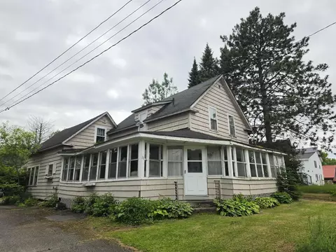 28 Roberts St, Caribou, ME 04736