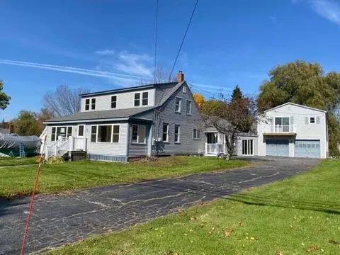98 E Main St, Searsport, ME 04974