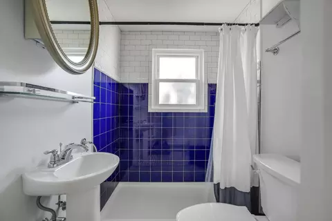 Bath - 35 Kings Ln, Ogunquit, ME 03907 photo 4 of 7