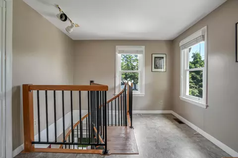 Entry Way - 35 Kings Ln, Ogunquit, ME 03907 photo 2 of 3