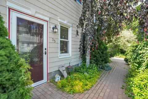 Exterior - 35 Kings Ln, Ogunquit, ME 03907 photo 4 of 7