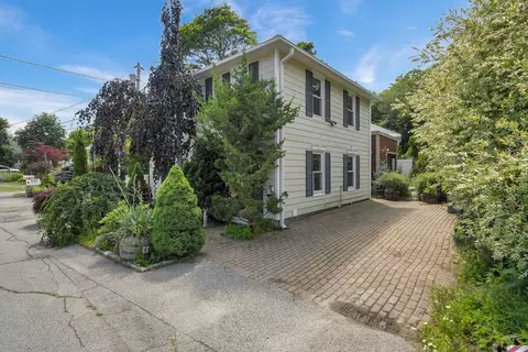 35 Kings Ln, Ogunquit, ME 03907