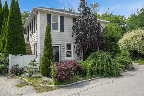 Exterior - 35 Kings Ln, Ogunquit, ME 03907 photo 2 of 7