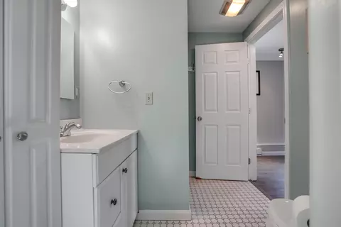 Bath - 35 Kings Ln, Ogunquit, ME 03907 photo 1 of 7