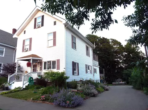 48 6th St, Bangor, ME 04401