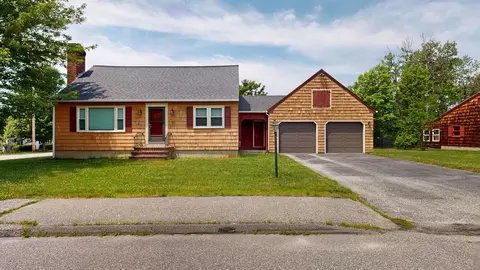 4 Belleview Ave, Lewiston, ME 04240