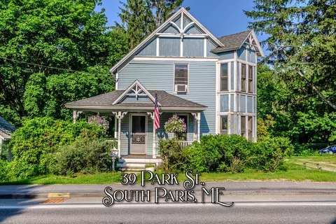 39 Park St, Paris, ME 04281