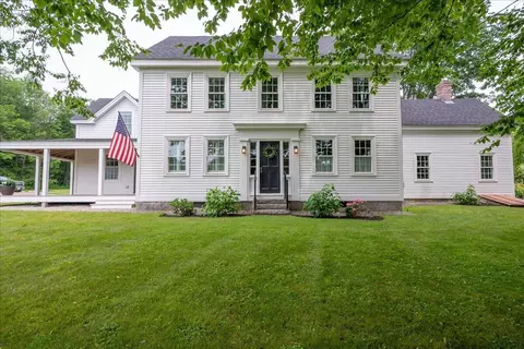 43 Old County Rd, Rockport, ME 04856