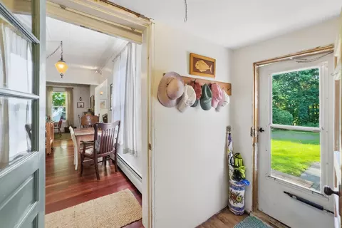 Entry Way - 77 Main St, Warren, ME 04864 photo 2 of 4