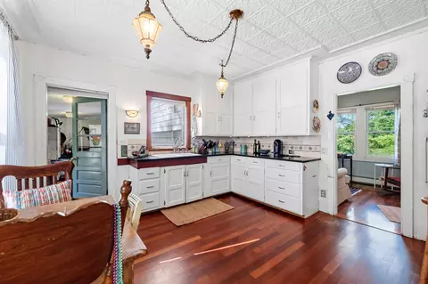 Kitchen - 77 Main St, Warren, ME 04864 photo 1 of 4