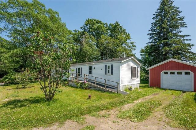 8 Headacre Farm Rd, Owls Head, ME 04854