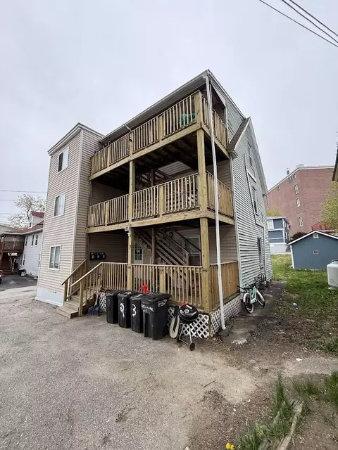 7 Jack Ct, Lewiston, ME 04240