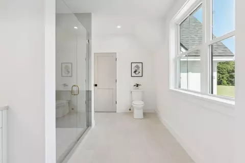 Entry Way - 353 Pool St, Biddeford, ME 04005 photo 7 of 9