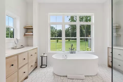 Bath - 353 Pool St, Biddeford, ME 04005 photo 3 of 14