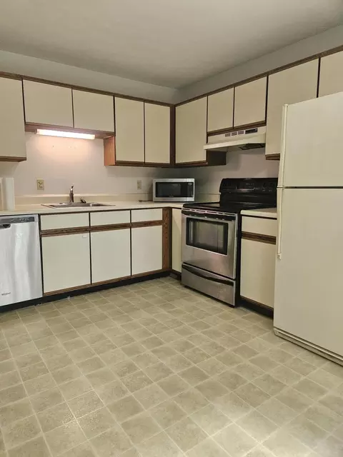6 Lupine Ln #6, Bath, ME 04530