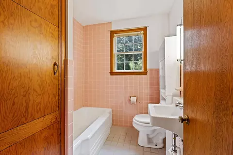 Bath - 67 River Rd, Benton, ME 04901 photo 1 of 2