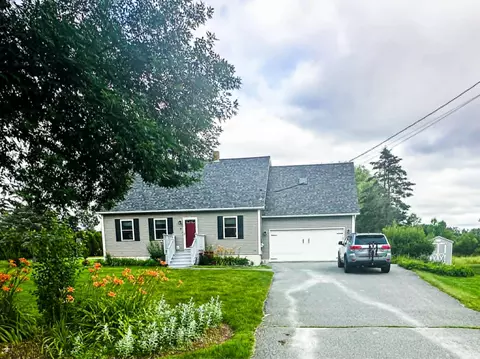 5 Horseshoe Ln, Hampden, ME 04444
