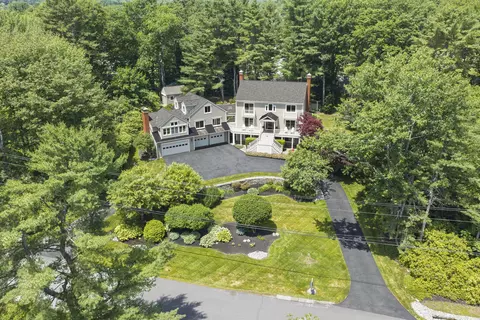 4 Ledge Rd, Cumberland, ME 04110