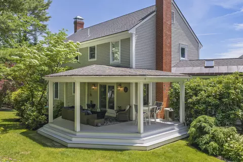 Exterior - 4 Ledge Rd, Cumberland, ME 04110 photo 3 of 23