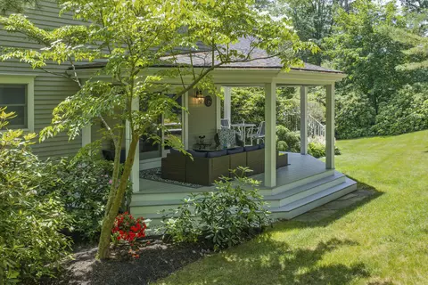Exterior - 4 Ledge Rd, Cumberland, ME 04110 photo 4 of 23