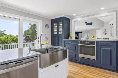Kitchen - 4 Ledge Rd, Cumberland, ME 04110 photo 6 of 7