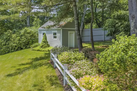Exterior - 4 Ledge Rd, Cumberland, ME 04110 photo 11 of 23
