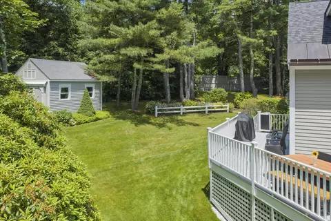 Exterior - 4 Ledge Rd, Cumberland, ME 04110 photo 8 of 23