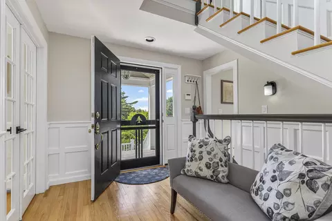 Entry Way - 4 Ledge Rd, Cumberland, ME 04110 photo 1 of 10