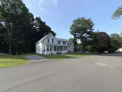 124 Lake Ave, Farmington, ME 04938