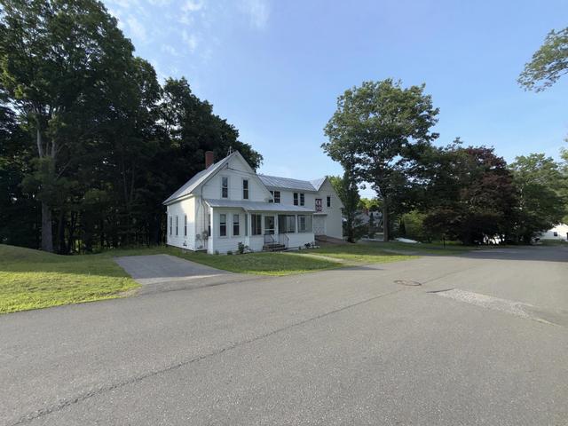 124 Lake Ave, Farmington, ME 04938
