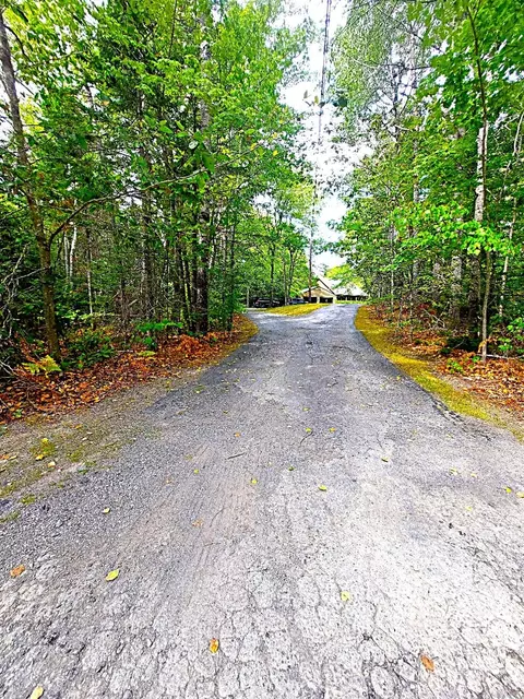 372 Forest Ave, Orono, ME 04473