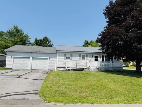 18 Western Ave, East Millinocket, ME 04430