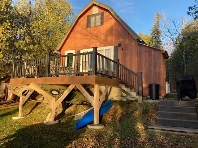 59 Mallard Dr, Saint Albans, ME 04971
