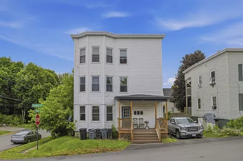 20 Summer St, Lewiston, ME 04240
